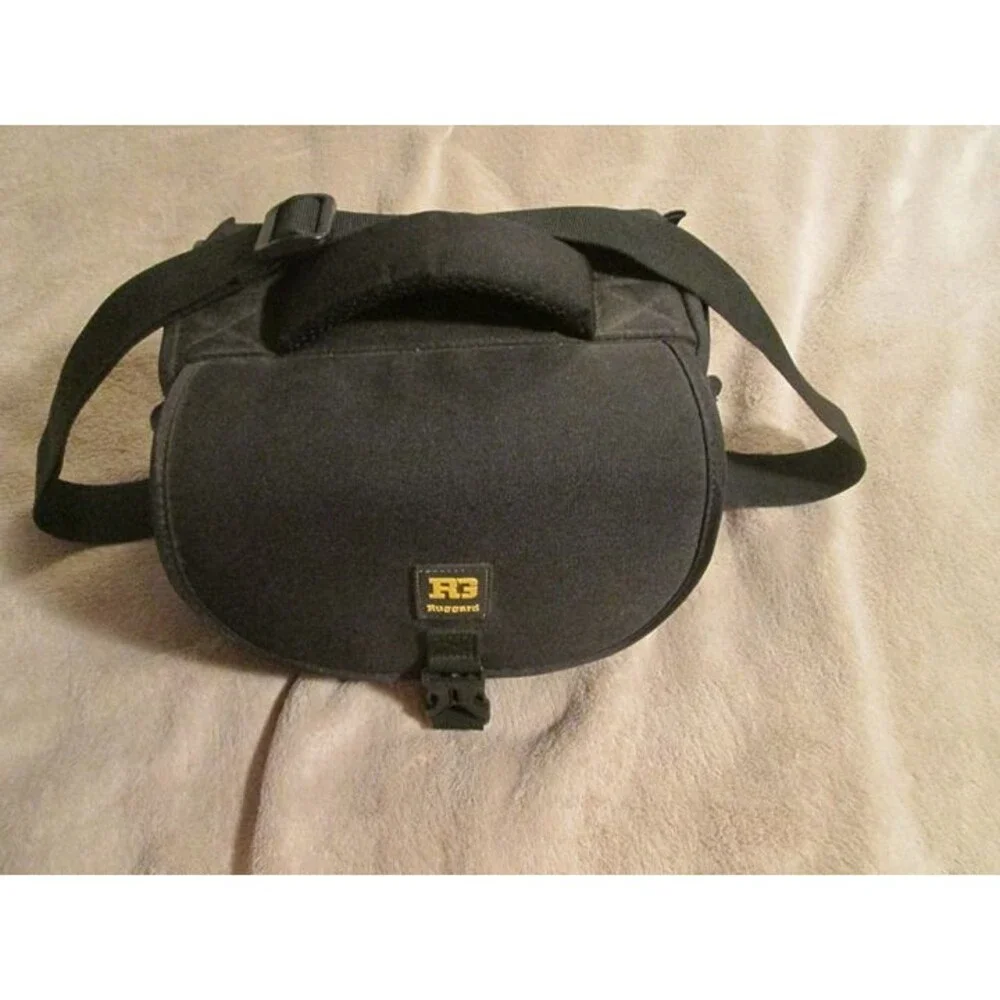 Nikon D3000 With Bag And Accessories